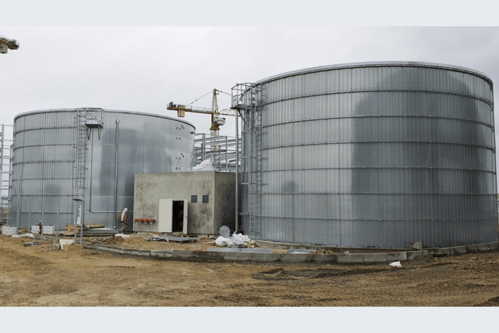 Depostios de Agua en construccion por SBB
